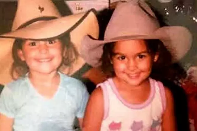 Brie Bella and Nikki Bella in childhood