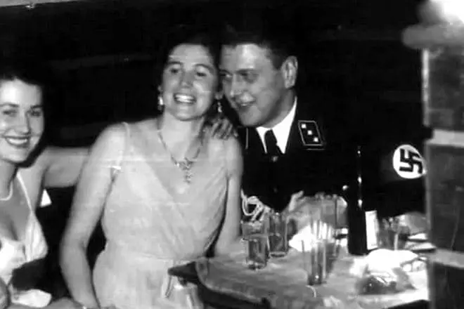 Ото усмивка и втората му съпруга Emmy Linhart