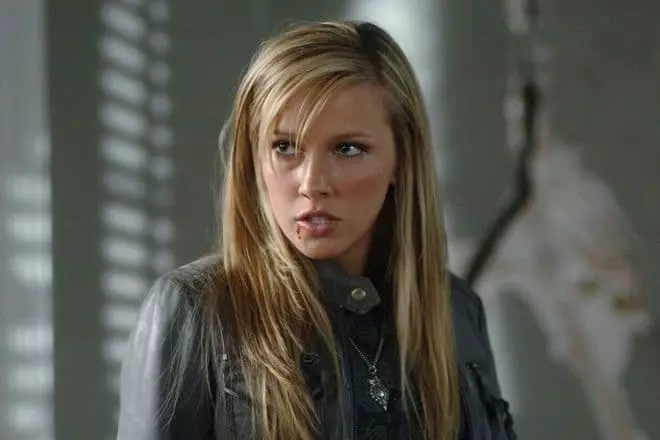 Katie Cassidy - biography, photos, movies, personal life, news 2021 13362_4