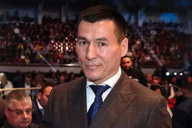 Batu Hasikov yn 2018