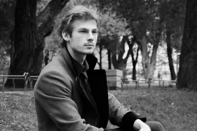 Aktýor Grigory Nekrasow
