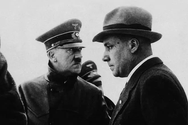 Martin Borman dan Adolf Hitler