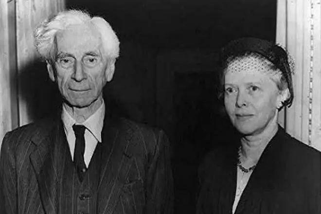 Bertrand Russell thiab nws tus poj niam thib peb Edith ntiv tes