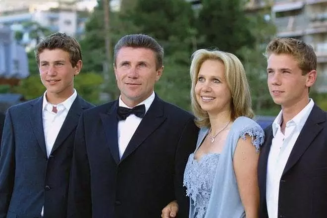 Sergey Bubka com sua esposa e filhos
