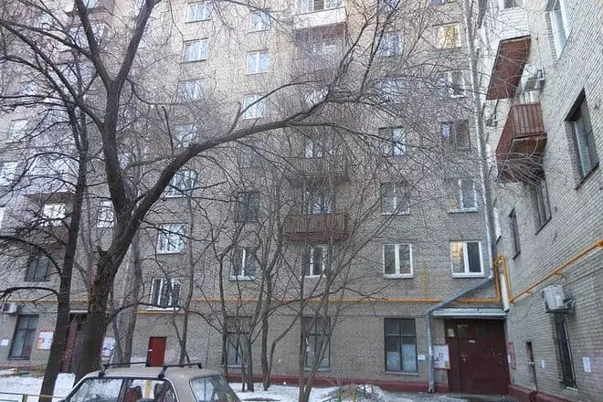 Rumah Nombor 4 Di jalan Baltik di Moscow, di mana pembunuhan pertama Vladimir Johnaya berlaku