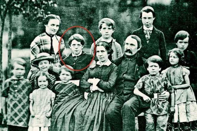 Robert Koh lapsepõlves koos perekonnaga