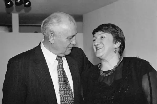 Galina Starovoitova en Mikhail Gorbachev