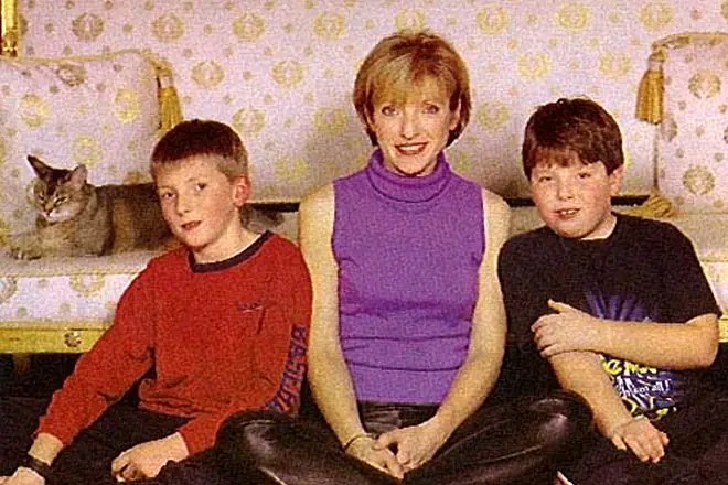 Mary Austin sa sinovima