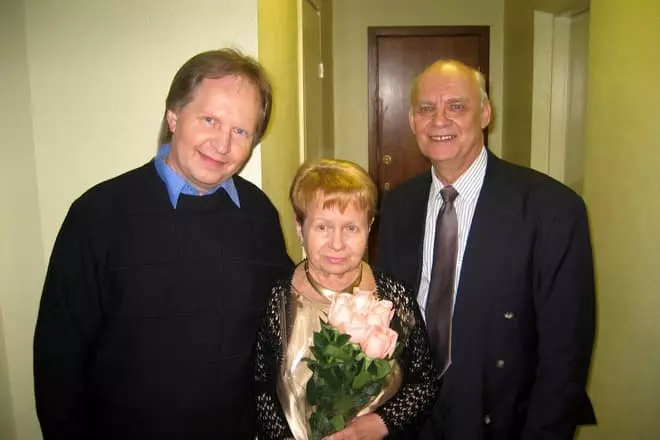 Igor Ivanov, Alexandra Pakhmutova a Nikolay Dobronravov