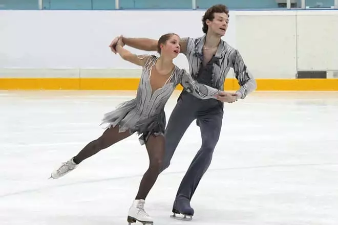 Andrey Novoselov dan Tatyana Novik