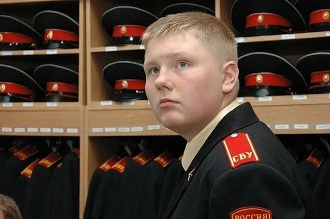 Pavel Bessonov在串行“Cadet”