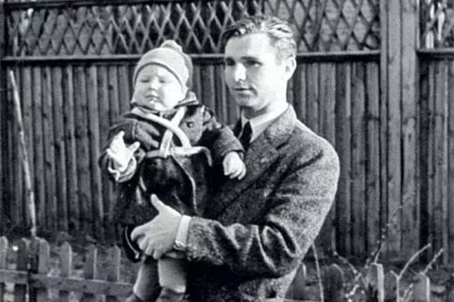 Victor Tikhonov con hijo Vasily