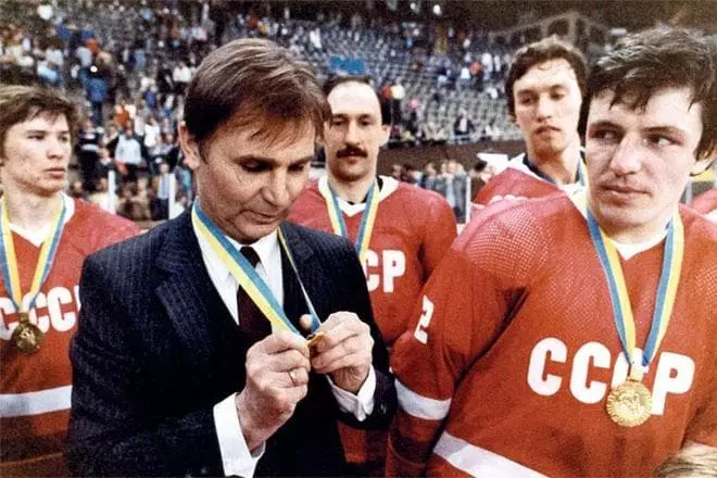 Victor Tikhonov avec l'équipe nationale de l'URSS