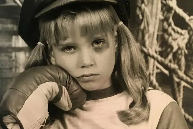 Lori Holden in Childhood