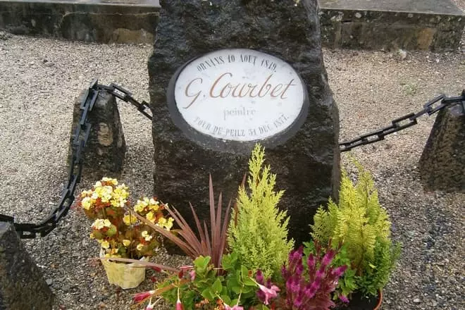 Tomb Gustava Courbe
