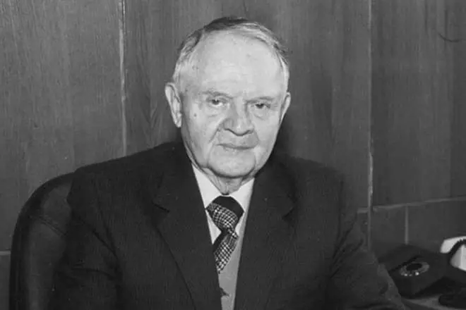 Yuri Zhdanov.