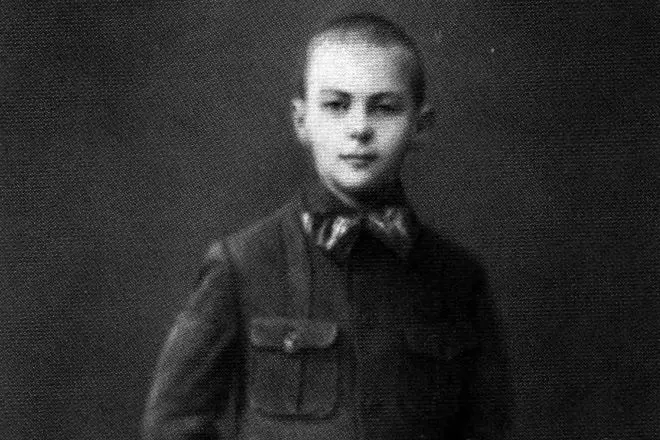 Ivan Efremov in der Kindheit