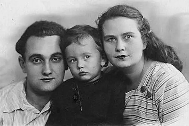 Danil Koretsky u djetinjstvu sa roditeljima
