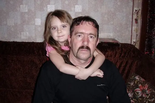 Wladimir Zhdamirov mit seiner Tochter