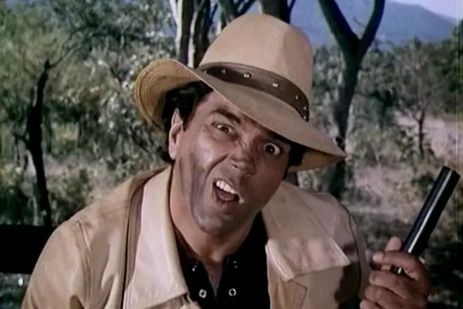 Dharmenddra בסרט "מלך הג 'ונגל"