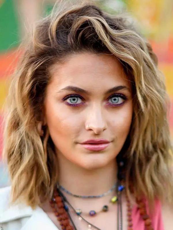 Paris Jackson - Biografia, argazkia, bizitza pertsonala, berriak, Instagram 2021