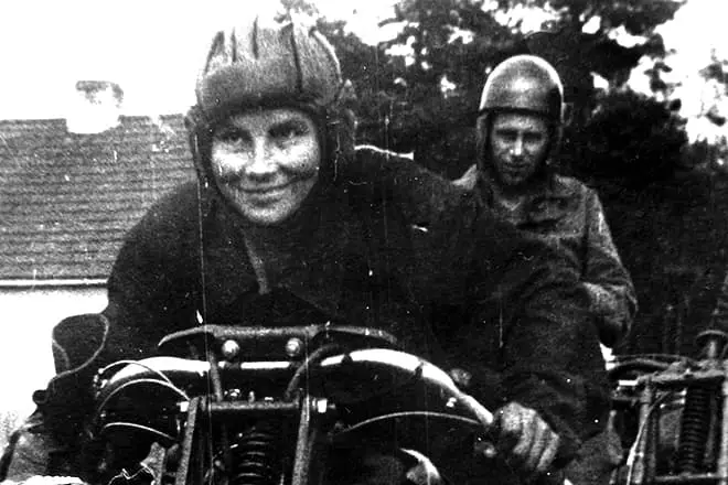 Galina Makarova - Motocross پر بیلاروس کی چیمپئن 1937.
