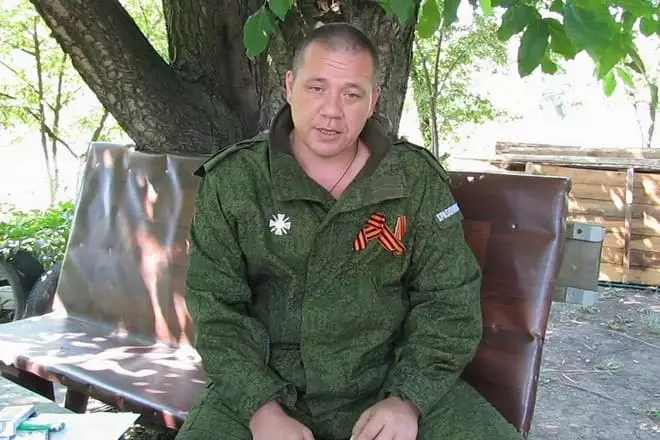 Igor Khakimzyanov在军装中