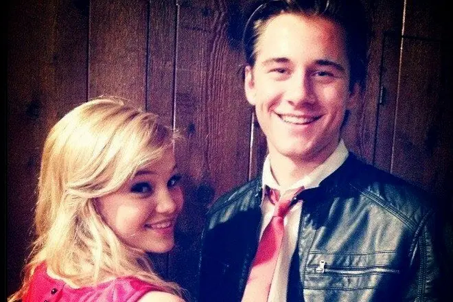 Olivia Holt e Luc Benvard