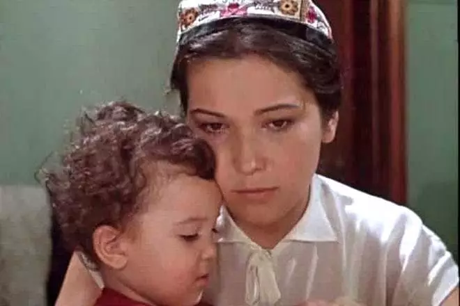 Reikhon Ganiev en la infancia y su madre Tamara Shakirov
