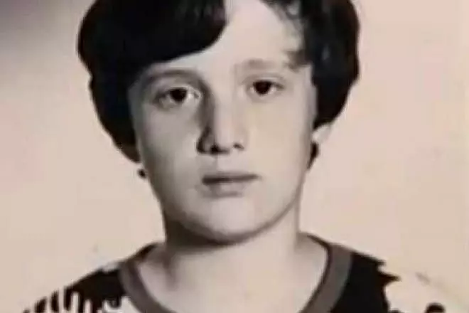 Victor Nikiforov (Vitya Kalina) som barndom