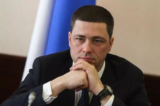 Politikacı Mikhail Vedernikov