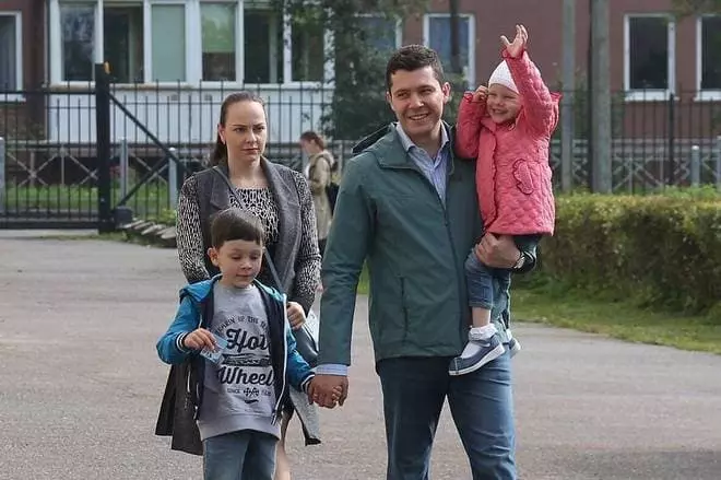 Anton Alikhanov avec la famille