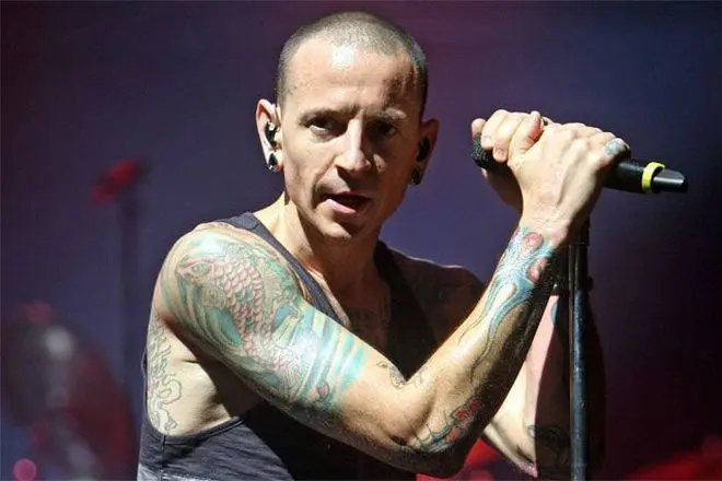 Vocalist Chester Bennington