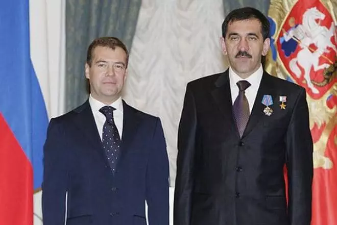 Yunus-Beck Yevkurov at Dmitry Medvedev.