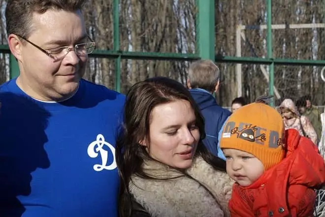 Vladimir Vladimirov dengan keluarga