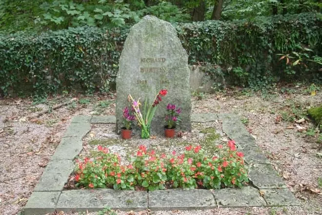 קבר ריצ'רד ברטונה
