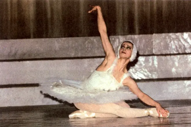 Nadezhda Pavlova yn 'e ballet "Swan Lake"