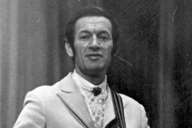 Gitaraçı və vokalçı anatoli vasilyev