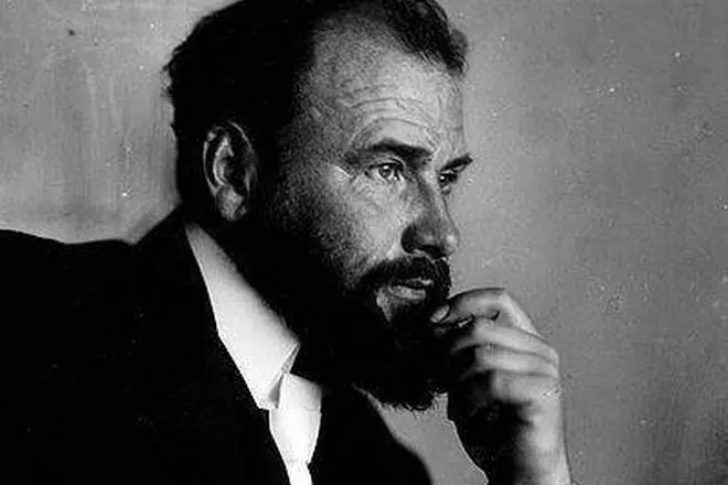 Rəssam Gustav Klimt