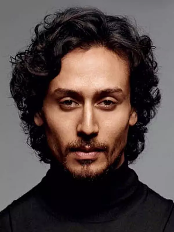 Tyager Shroff - biografi, foto, jetë personale, lajme, film 2021