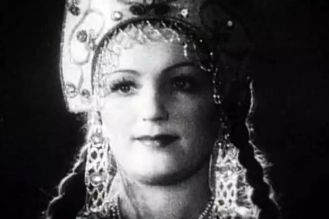 Galka Grigorieva ໃນບົດບາດຂອງ Marya Morreva