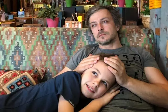 Alexey Popov mit jüngerem Sohn