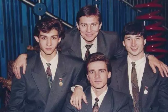 Ruslan Nigmatullin in de jeugd (links)