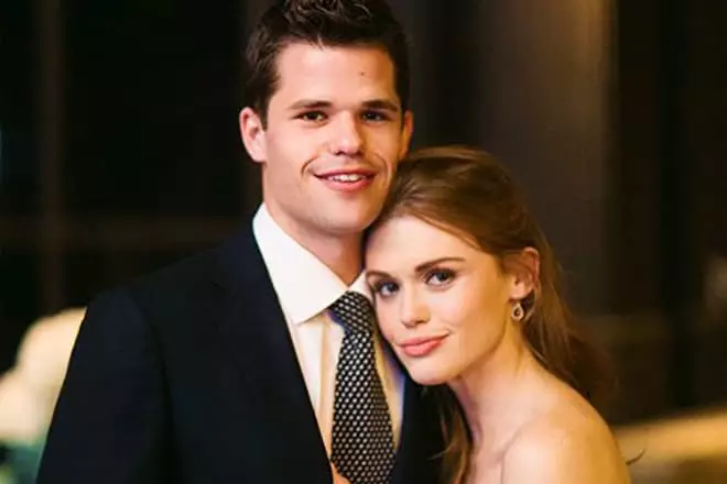 Holland Roden and Max Carver
