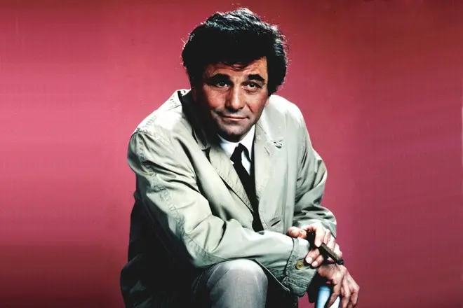 Peter Falk comme Colombo