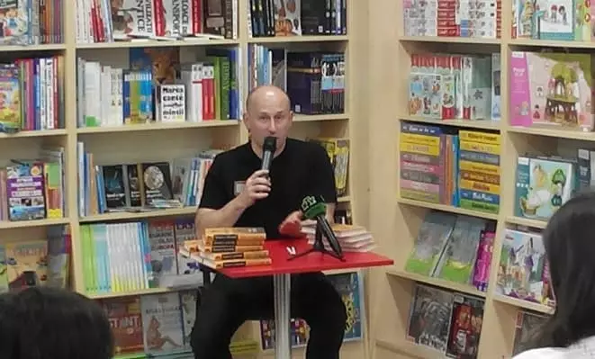 Nikolay Starikov - စာအုပ်များနှင့်ထုတ်ဝေမှုစာရေးသူ