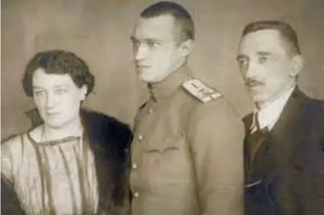 Ivan Shmelev a jeho manželka Olga a syn Sergey