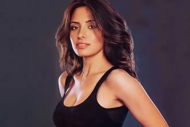 Actress Sarah Shahi