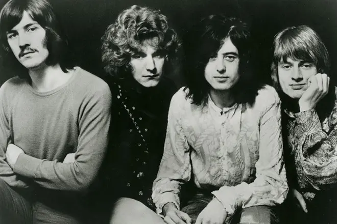 Robert Plant dans le groupe de LED Zeppelin