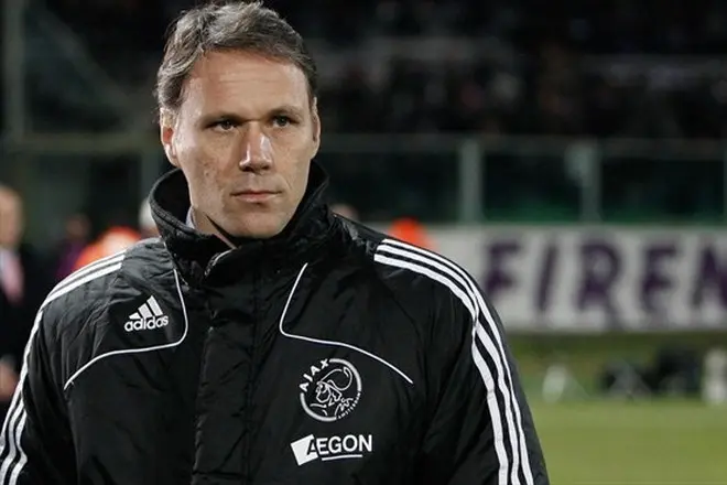 Trainer Marco Van Basten